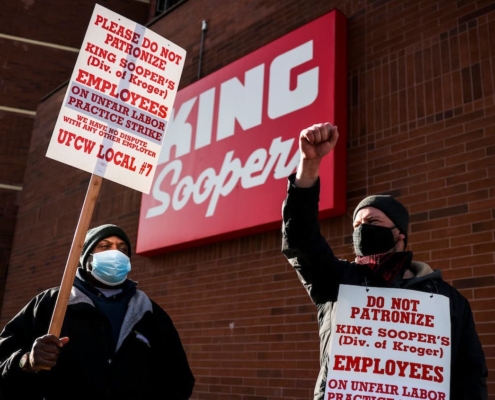 workers strike at grocery store