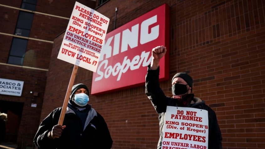 workers strike at grocery store