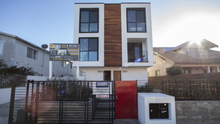 housing units in Los Angeles