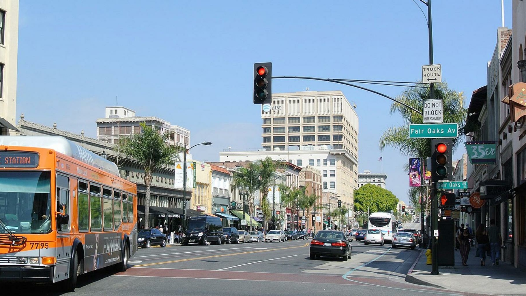 street corner in downtown Pasadena