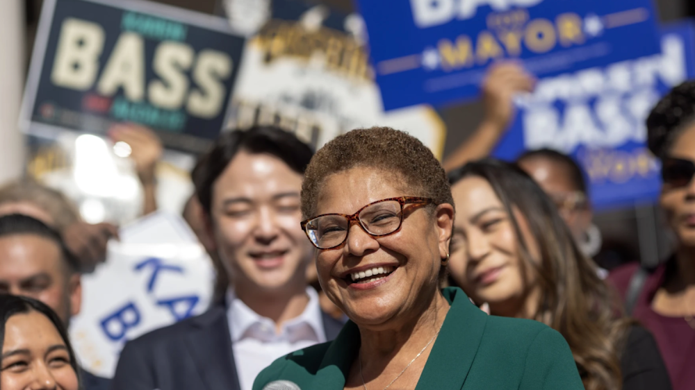 woman in glasses in crowd