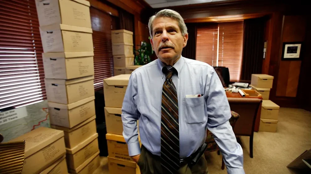 Zev Yaroslavsky, a former member of the Los Angeles County Board of Supervisors, in his then-office in 2014. (Los Angeles Times)