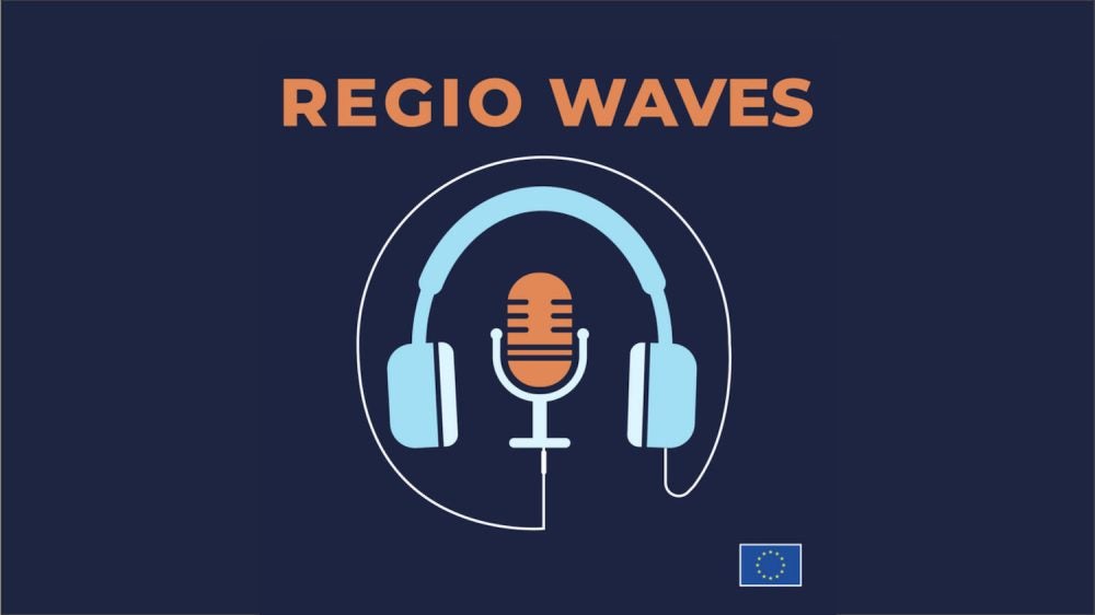 radio microphone and headset graphic